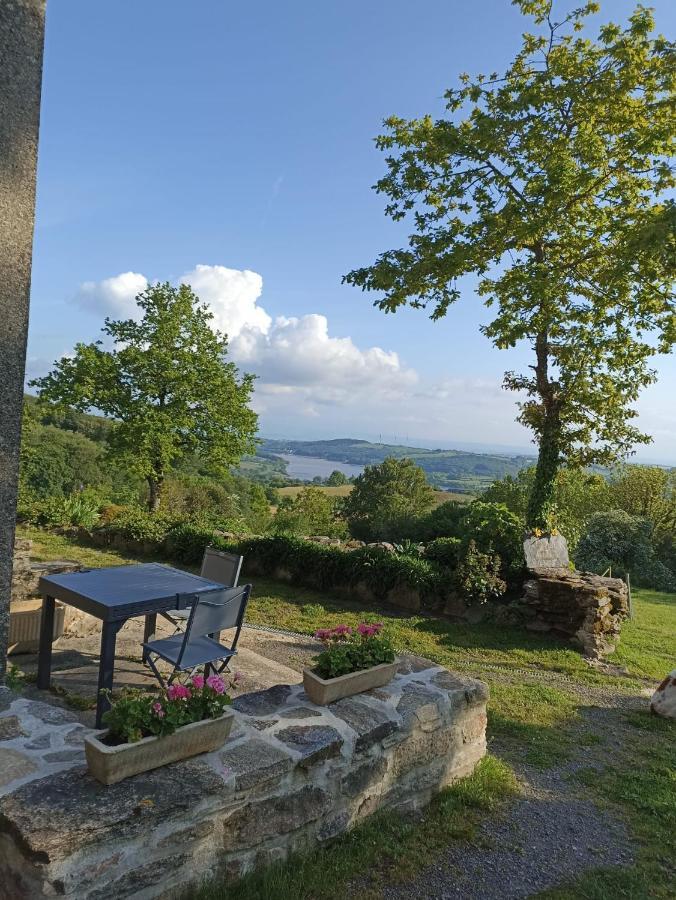 Gite A La Tour De Peyrebrune Alrance Exterior foto
